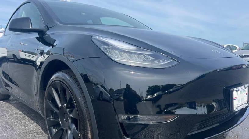 TESLA MODEL Y 2021 5YJYGDEE9MF125726 image